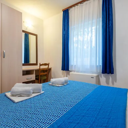 Obad Casa de hóspedes 3*
