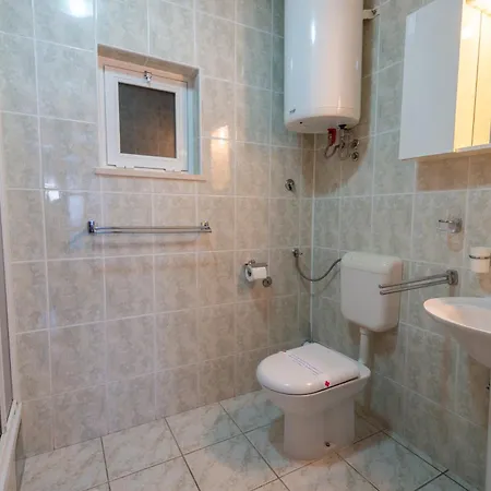 Obad Casa de hóspedes 3*
